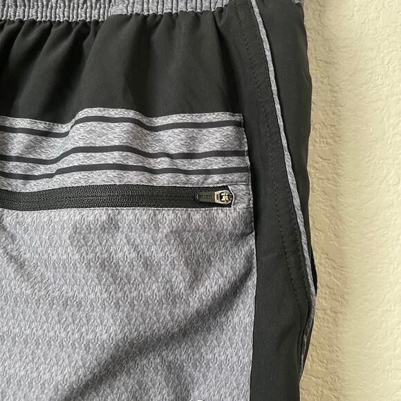 Vuori Shorts Men Small Black Gray Trail Athletic Performance Gym Outdoor Hiking - Picture 5 of 9